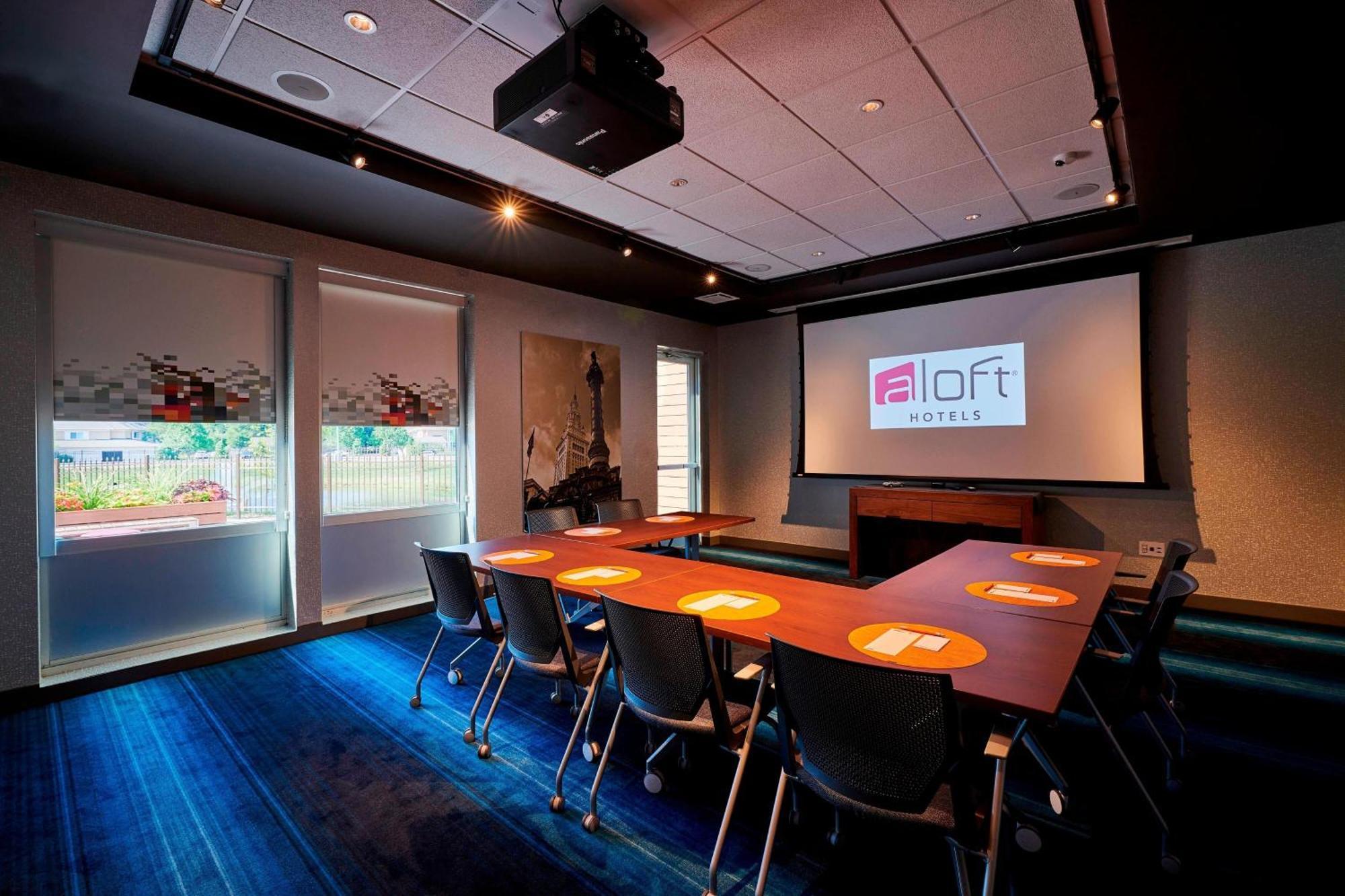 Aloft Cleveland Airport Hotel North Olmsted Bagian luar foto
