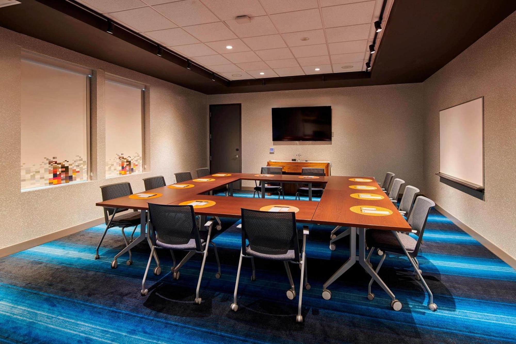 Aloft Cleveland Airport Hotel North Olmsted Bagian luar foto