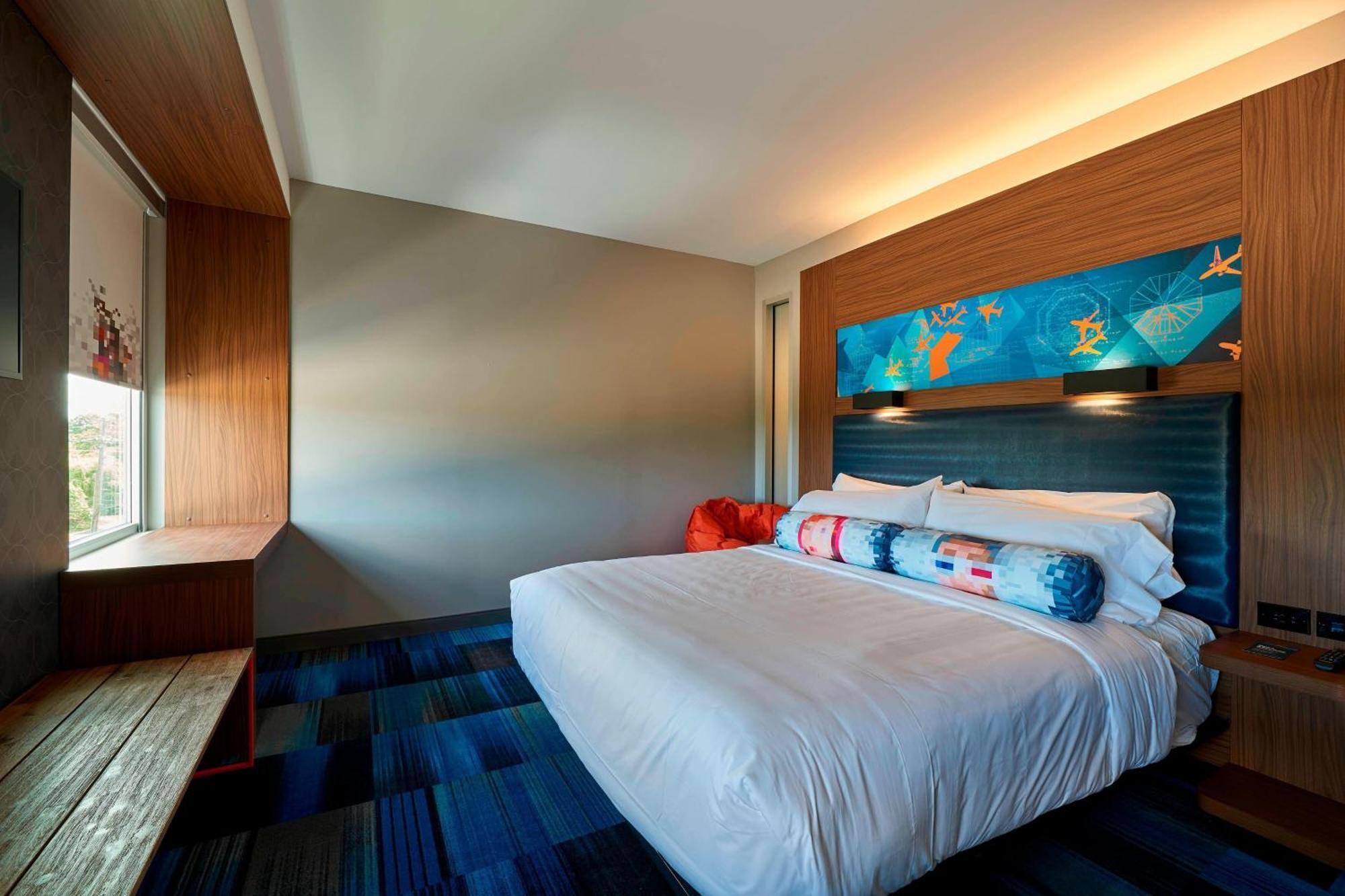 Aloft Cleveland Airport Hotel North Olmsted Bagian luar foto